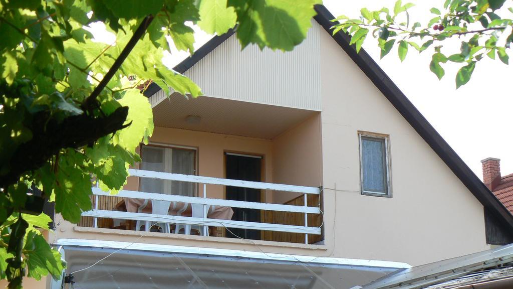 Magdalena Haz Apartment Balatonlelle Cameră foto