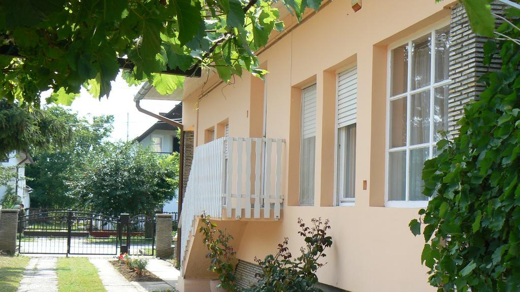 Magdalena Haz Apartment Balatonlelle Exterior foto